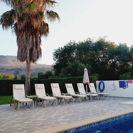 Vila Uranos- Less Than 5-min Walk To Kalivaki *